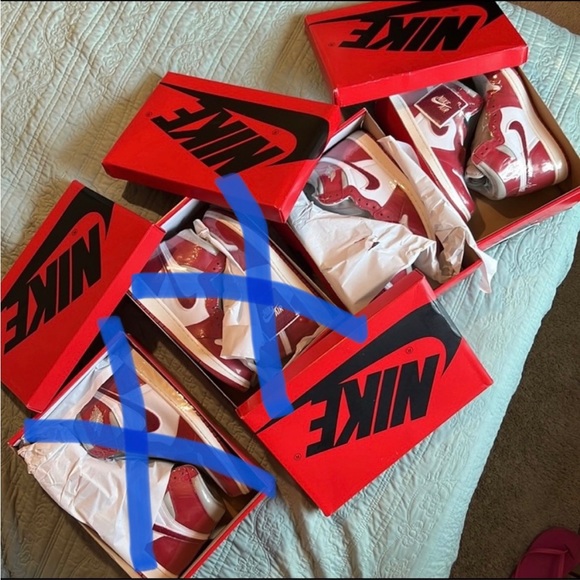 Jordan Shoes - Women’s Air Jordan 1 Retro High OG Sneaker. Red. Sizes: 5.5x2 left. NWT.